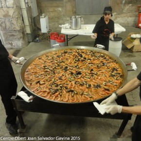 13 junio 2015 Paella multitudinaria del Centre Obert Joan Salvador Gavina 13 junio 2015 Paella multitudinaria del Centre Obert Joan Salvador Gavina