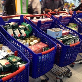 Diciembre 2015: Alimentos, ropa y juguetes para Itaca Els Vents Diciembre 2015: Alimentos, ropa y juguetes para Itaca Els Vents