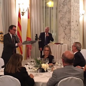 Noviembre 2016: Premio ROTINCAT para el Molt Honorable Sr. Artur Mas Noviembre 2016: Premio ROTINCAT para el Molt Honorable Sr. Artur Mas