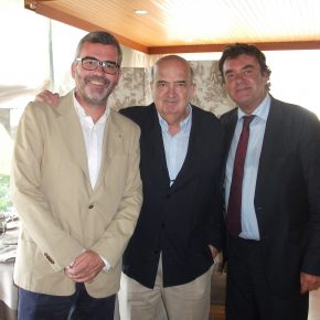 07.09.2017 Reanudamos las reuniones habituales - Incorporación de un nuevo socio 07.09.2017 Reanudamos las reuniones habituales - Incorporación de un nuevo socio