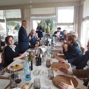 28.11.2019 Reunión Rest. Chalet. 28.11.2019 Reunión Rest. Chalet.