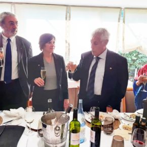 Brindis por nuestro socio de honor Aaron Azagury Brindis por nuestro socio de honor Aaron Azagury